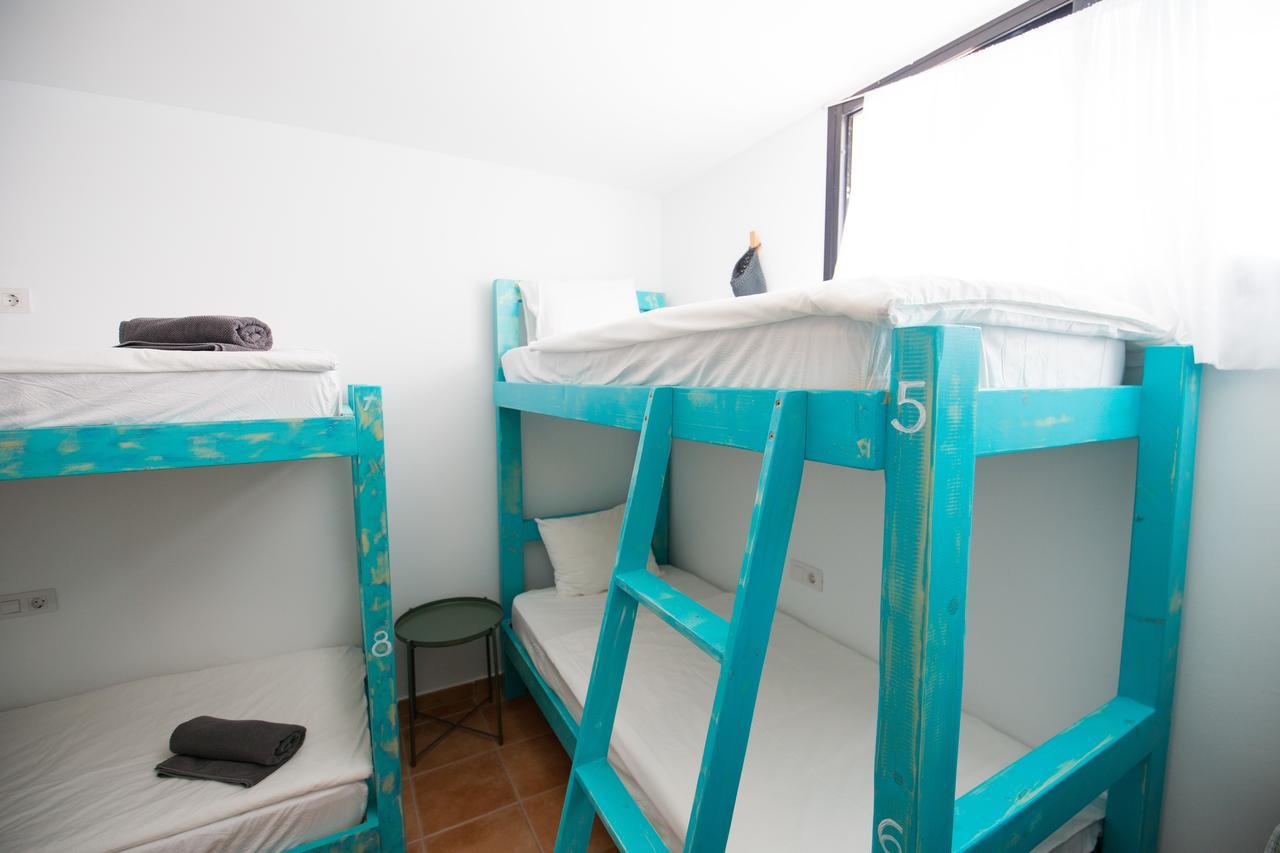Surfers Retreat (Adults Only) Hostel Corralejo Bagian luar foto