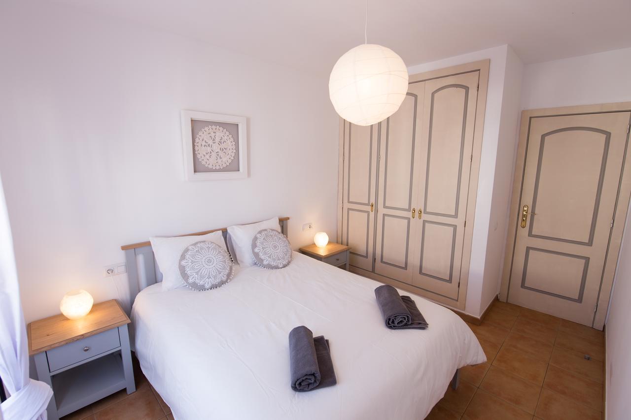 Surfers Retreat (Adults Only) Hostel Corralejo Bagian luar foto