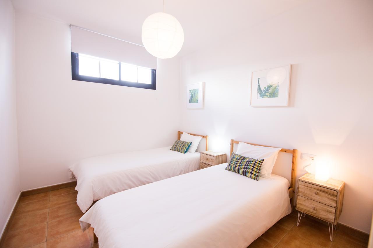 Surfers Retreat (Adults Only) Hostel Corralejo Bagian luar foto