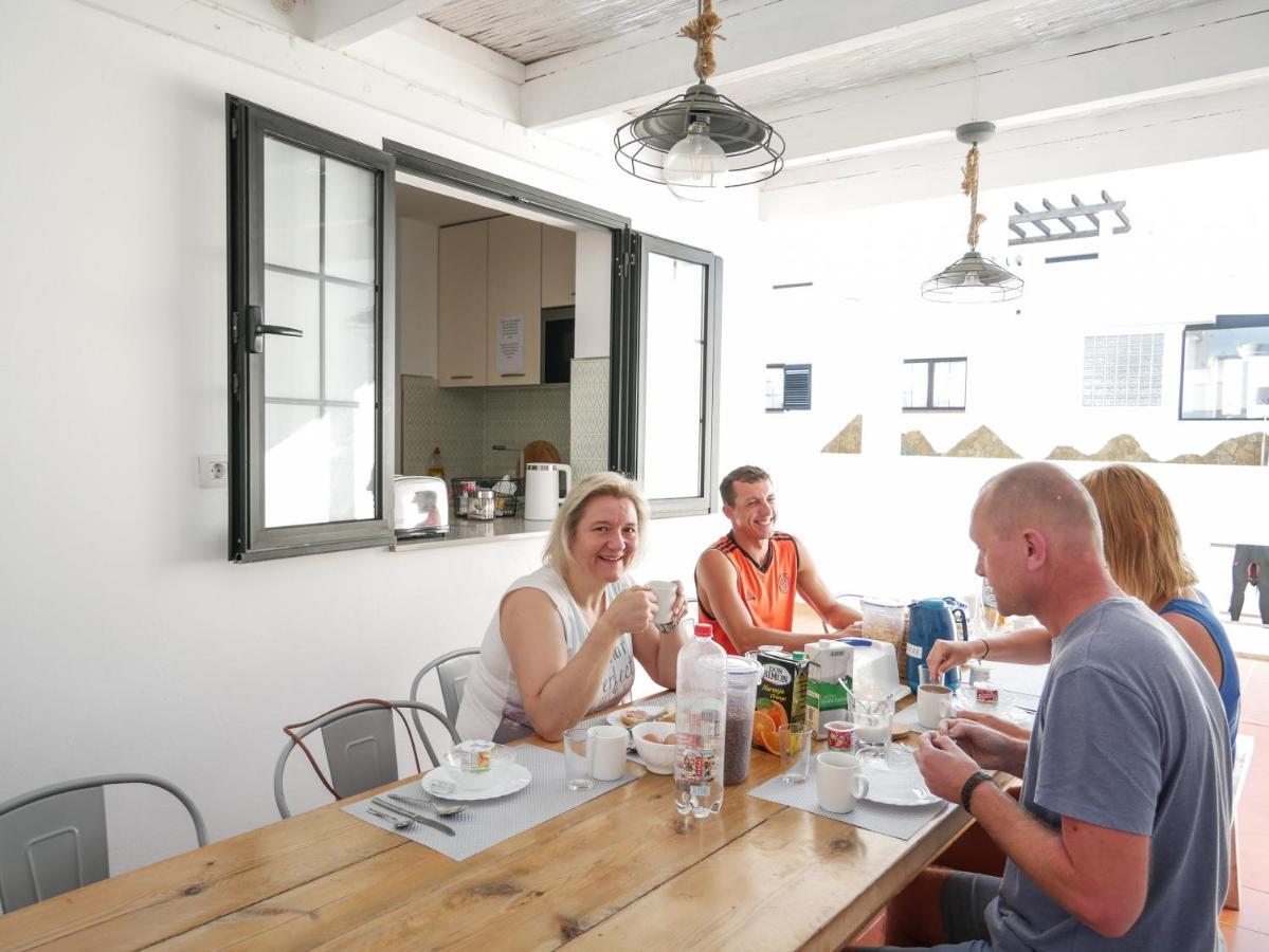 Surfers Retreat (Adults Only) Hostel Corralejo Bagian luar foto