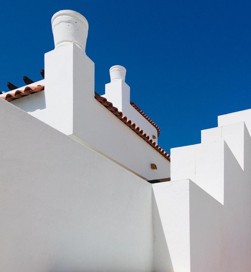 Surfers Retreat (Adults Only) Hostel Corralejo Bagian luar foto