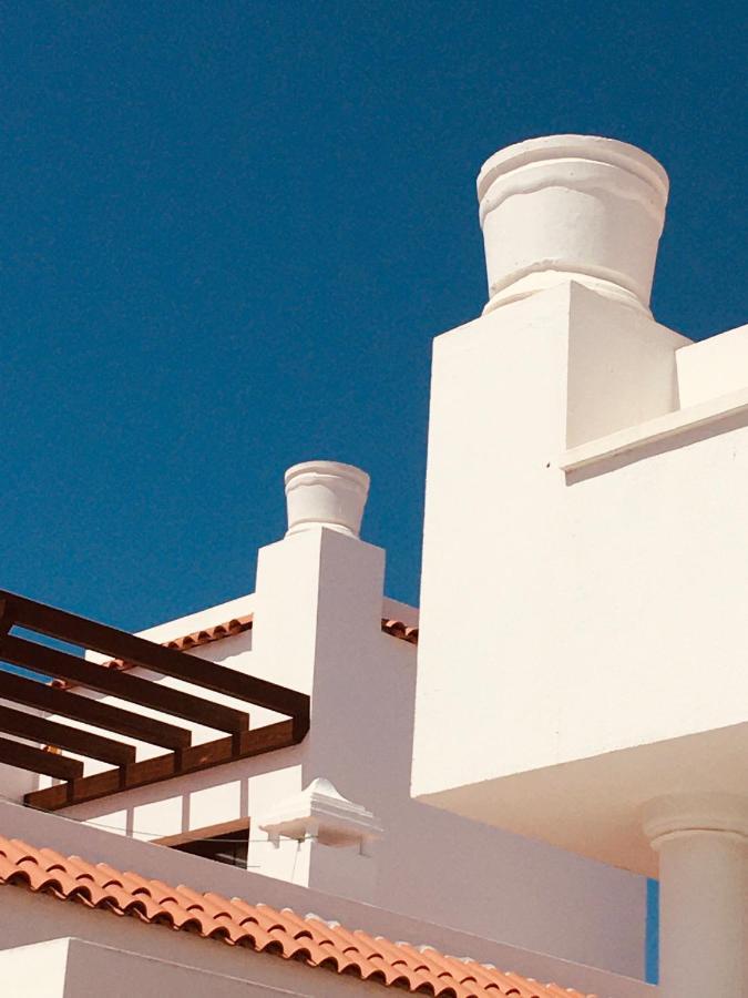 Surfers Retreat (Adults Only) Hostel Corralejo Bagian luar foto