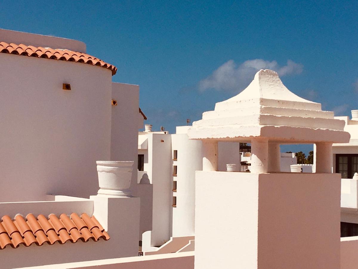 Surfers Retreat (Adults Only) Hostel Corralejo Bagian luar foto
